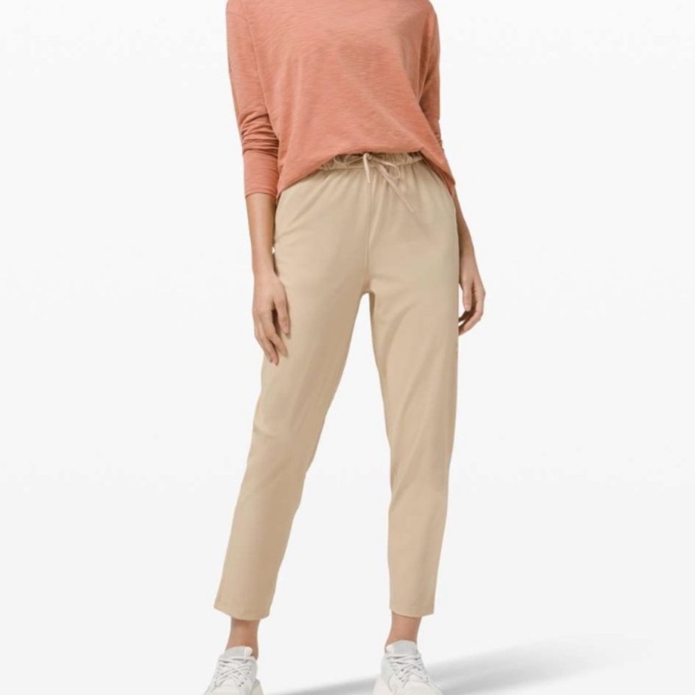 NWT Lululemon Stretch High-Rise Pant 7/8 Pant in Trench/Tan